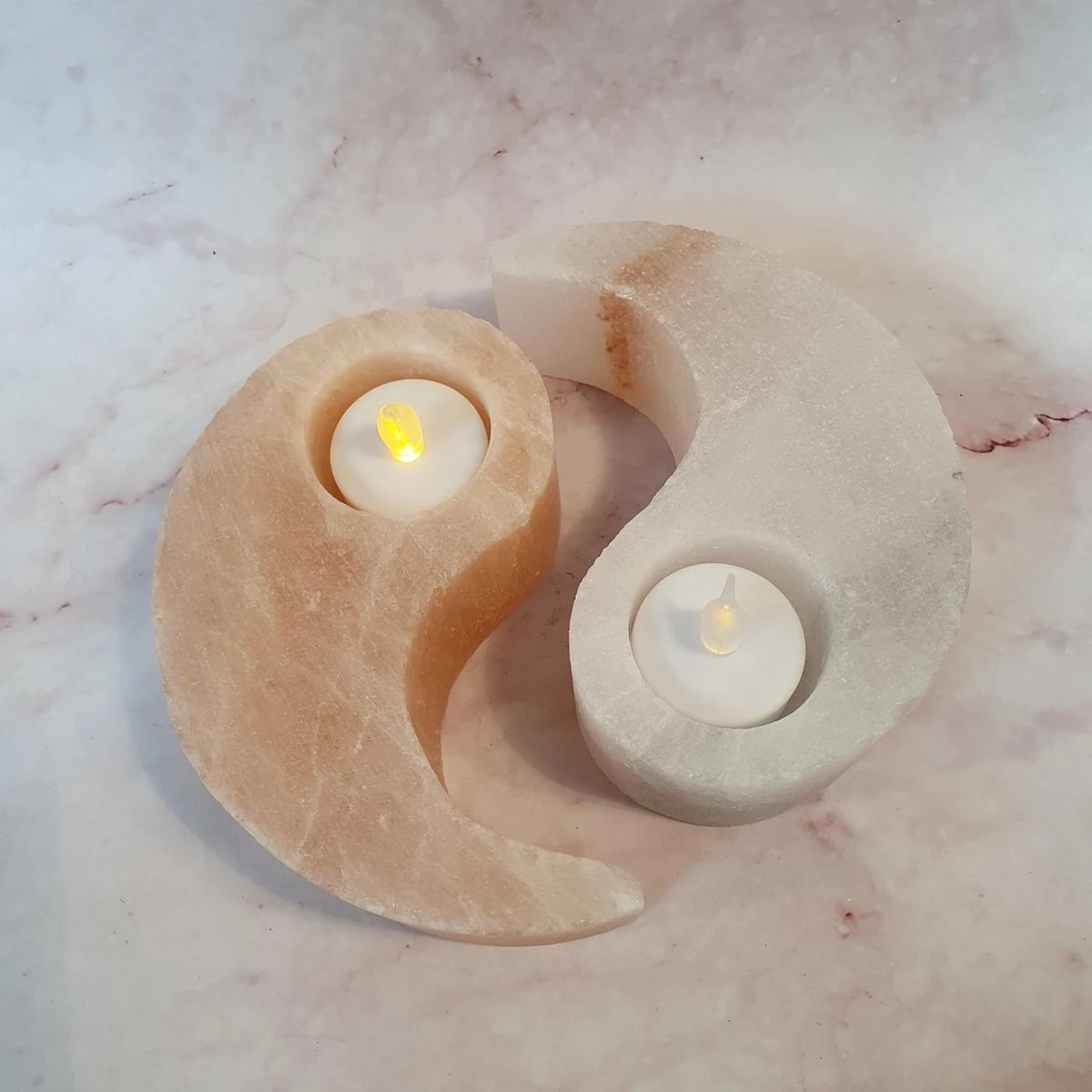 Ruben Robijn Zoutsteen Yin Yang Theelichthouder 7 Ruben Robijn Zoutsteen Yin Yang Theelichthouder - Afbeelding 5